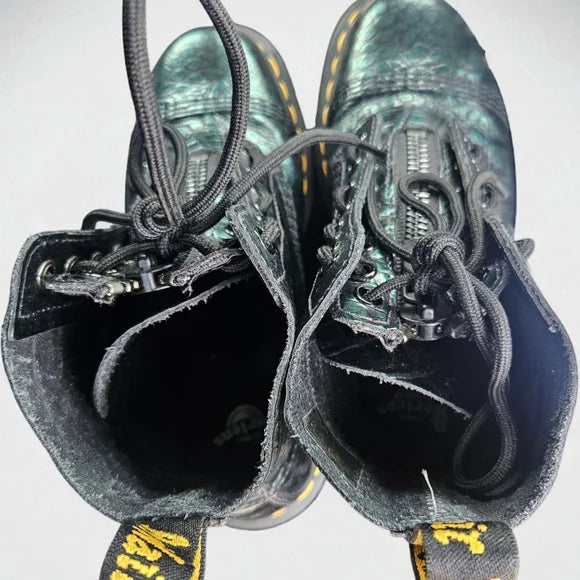 NWOB Sinclair Wild Croc Leather Platform Boots DR. MARTENS VERY RARE